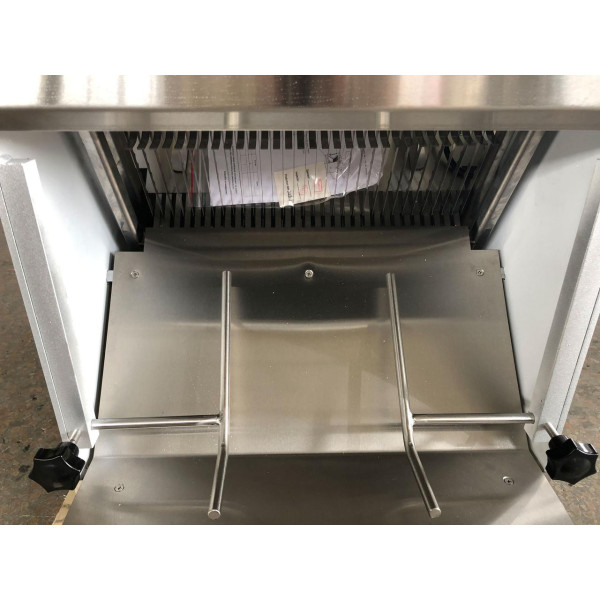 Хлеборезка профессиональная GoodFood BS12T31