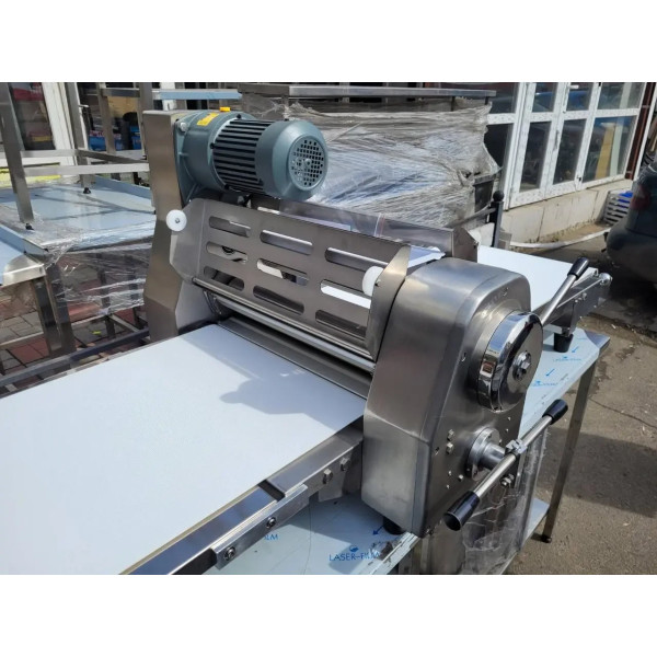 Тестораскаточная машина тестораскатка настольная Vektor TSP520A