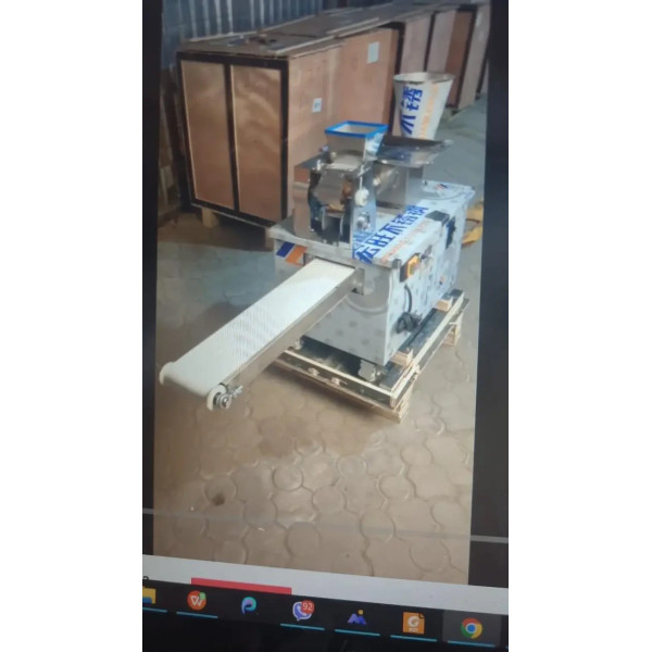 Пельменний апарат Vector P1-У з регулюванням швидкості подавання тіста та фаршу (в комплекті дві форми)